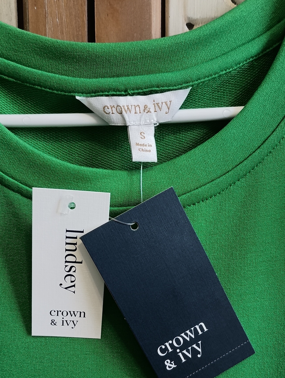 crown & ivy Kelly Green Tiered Dress - Picture 4 of 7